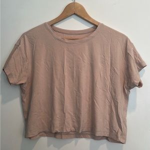 Lululemon crop top, short sleeves